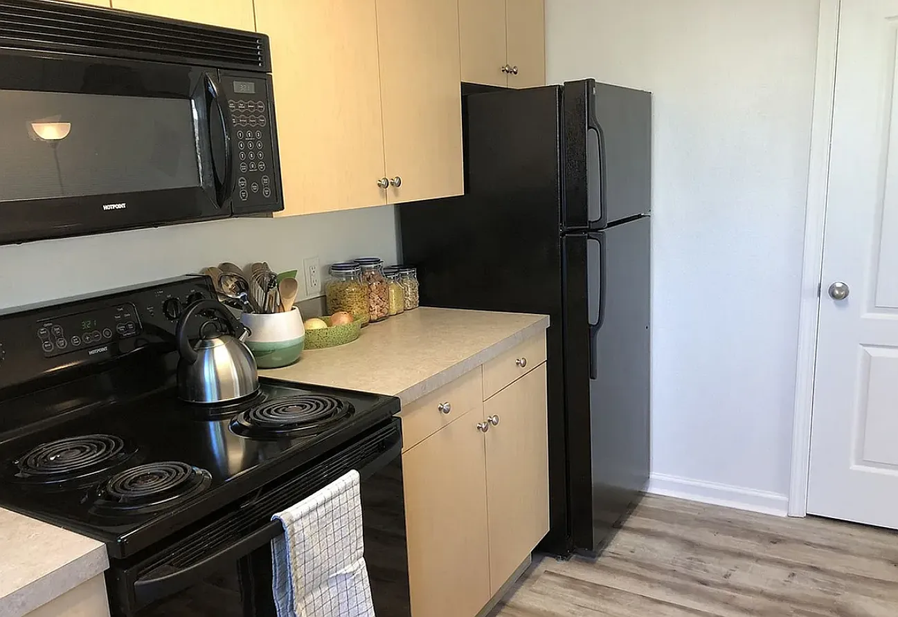 Falcon Ridge Apartments — Photo 1