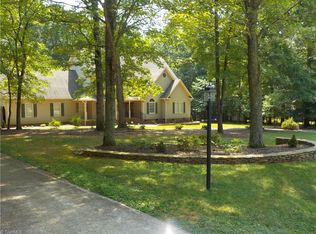 2403 River Run Rd, Browns Summit, NC 27214