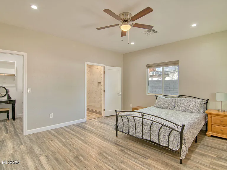 3304 E Elida St — Photo 41
