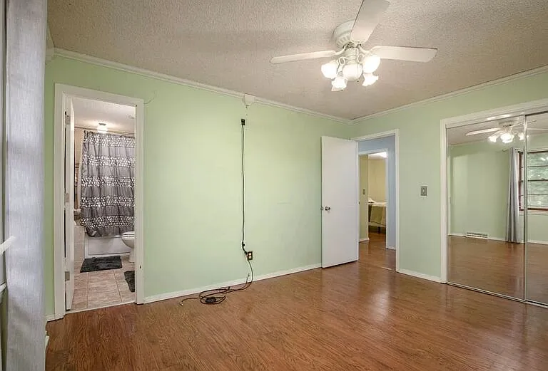 1714 W Swan St — Photo 10