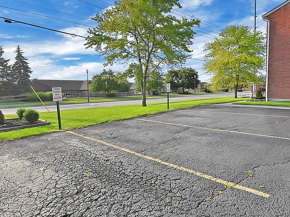 4th image of 3877 Hoover Rd #3877/3885