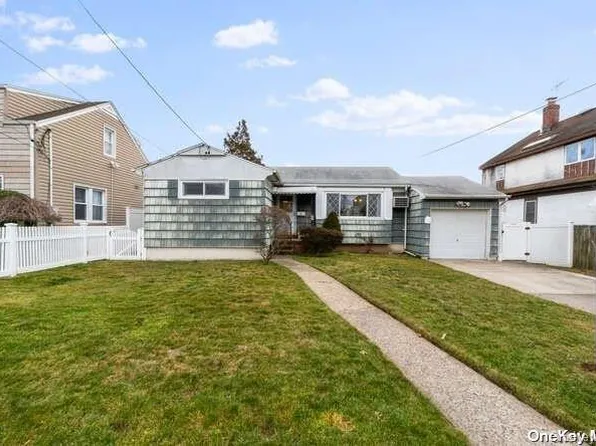 59 Hill Avenue, Elmont, NY 11003