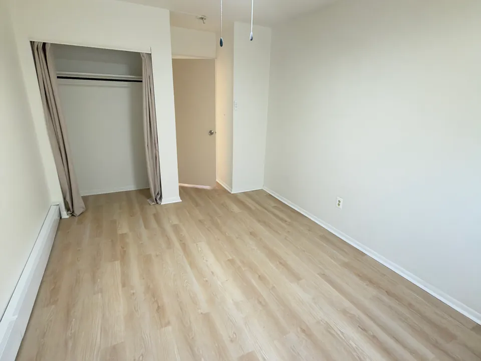 715 Greenwood Ave #4
