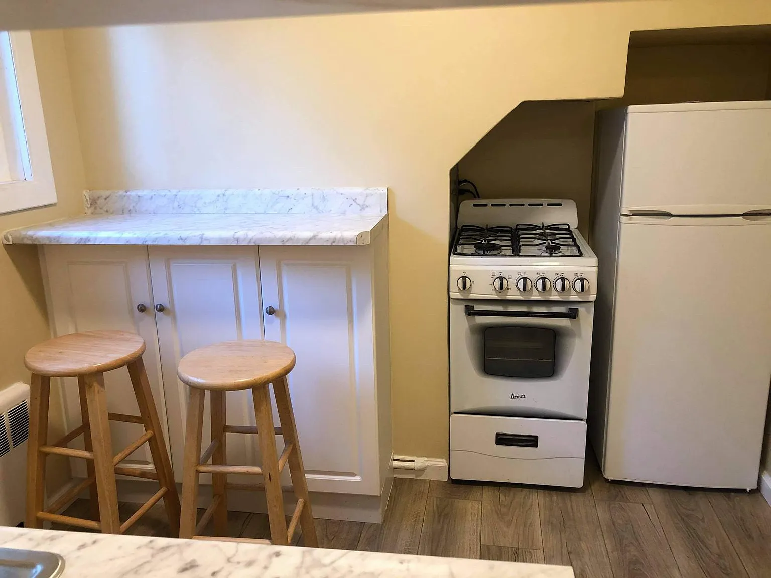 2 bed, 900 sqft, $2,500 — Photo 4