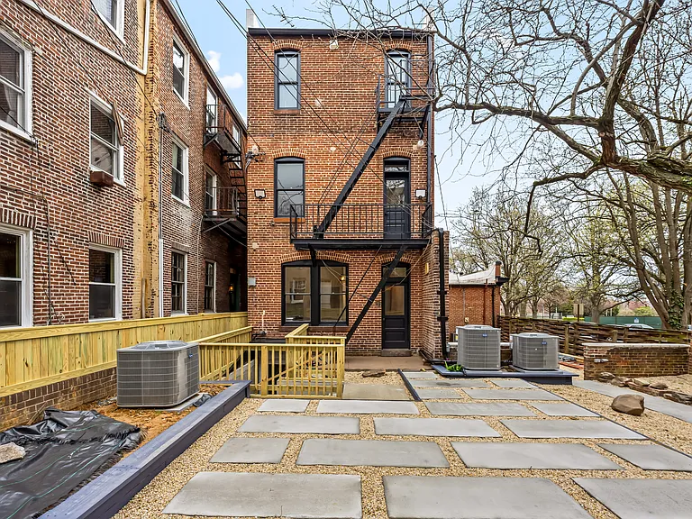 1202 Bolton St #1 — Photo 19