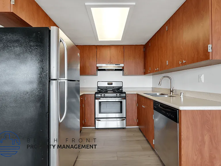 740 W 24th St. — Photo 27