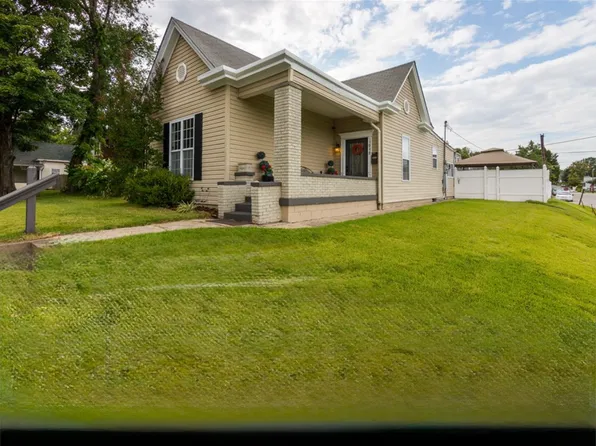 1949 Center St, New Albany, IN 47150