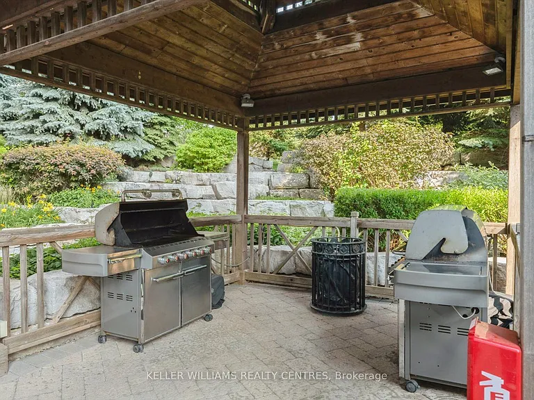 9245 Jane St #902 — Photo 31