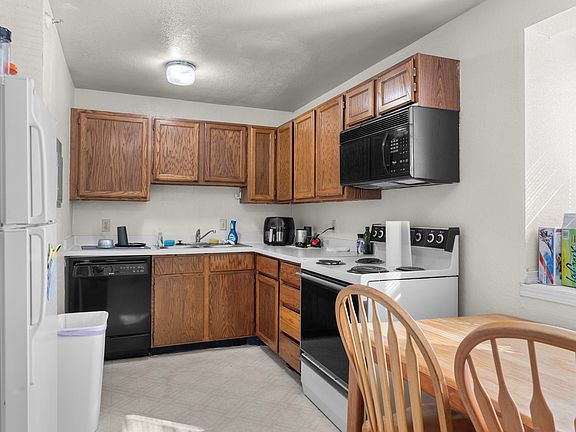 3rd image of 724 W 1720 N APT 104