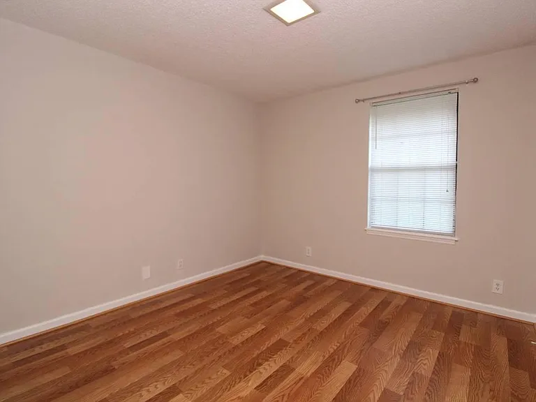 545 Moncrief Ave #B — Photo 2