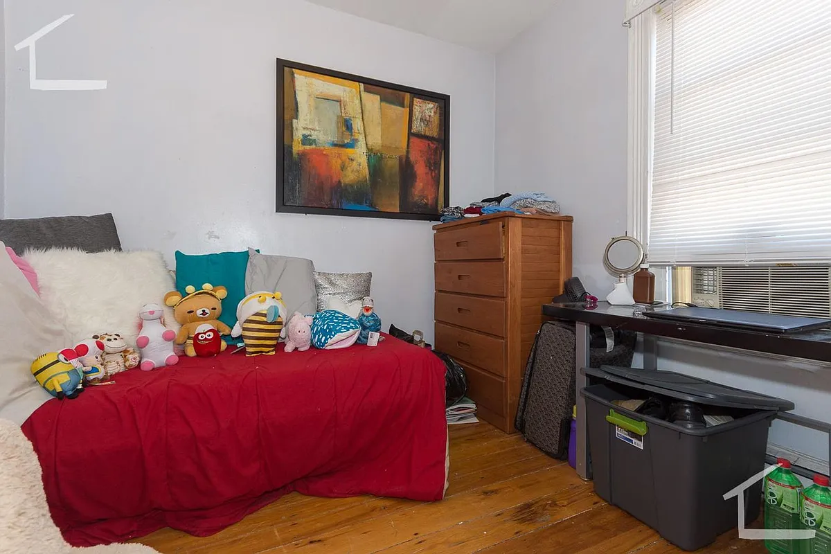Building Photo - 160 Hillside St #2B