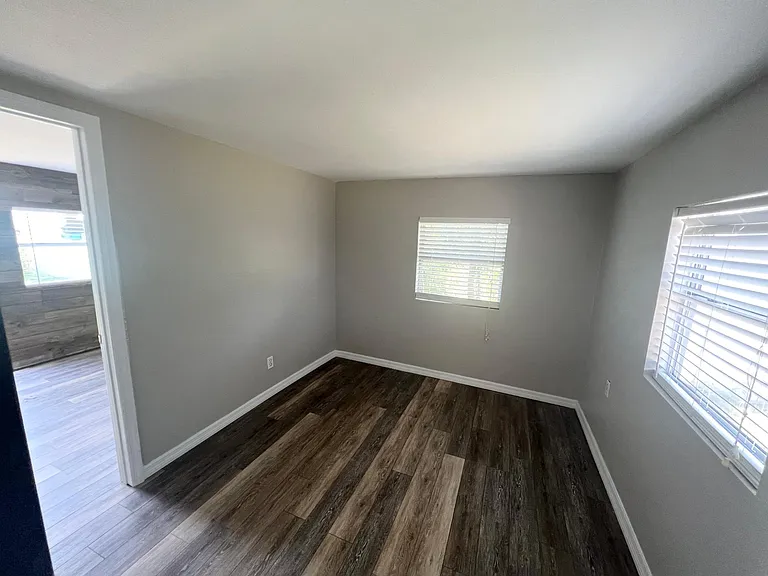1303 North Ave — Photo 11