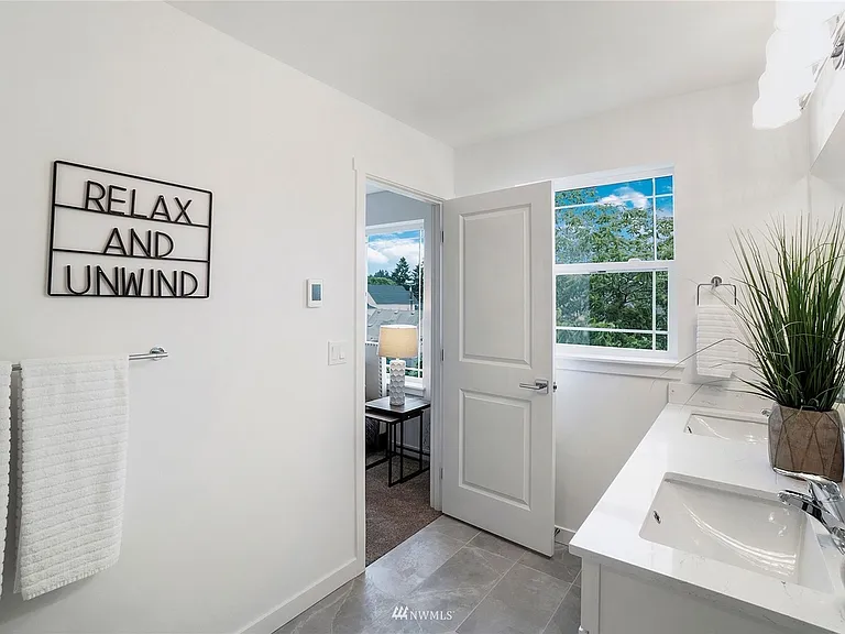 270 Arthur Ln — Photo 3