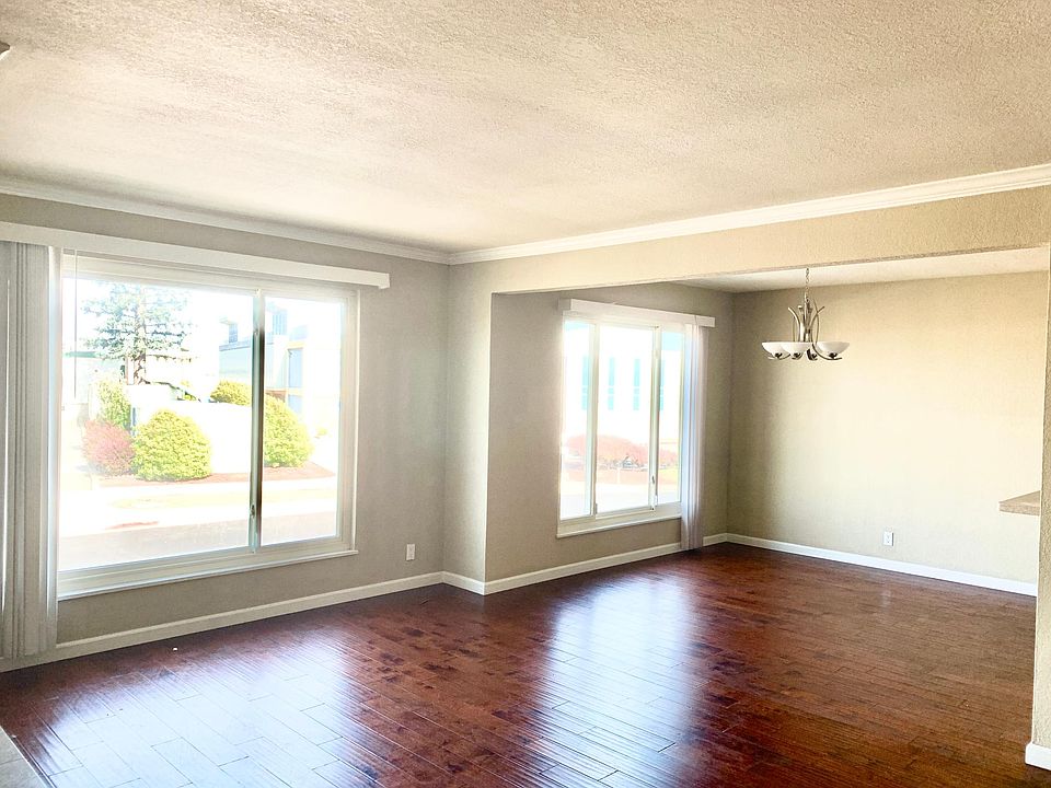 1st image of 22 Edgemont Dr