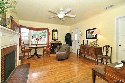 3rd image of 1027 E Orange Grove Ave