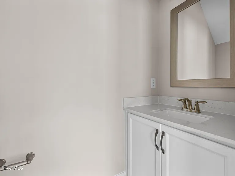 165 Lark Dr — Photo 14