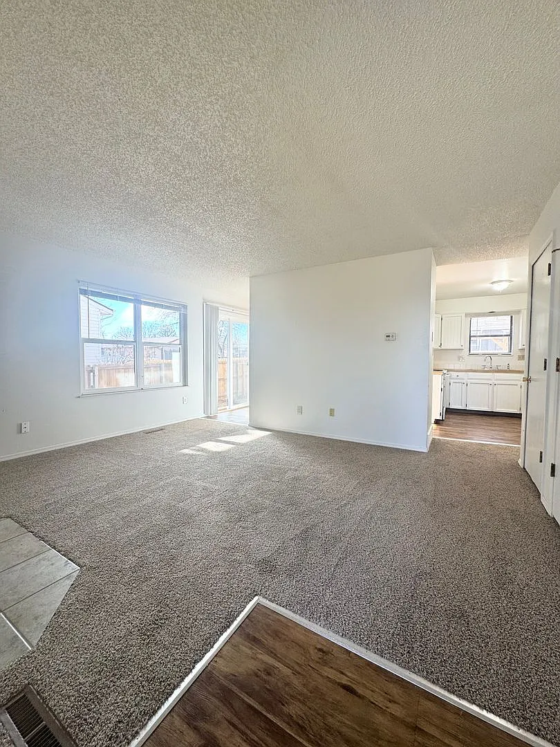 3 Bedroom Single Family Home in SW Loveland. — Photo 3