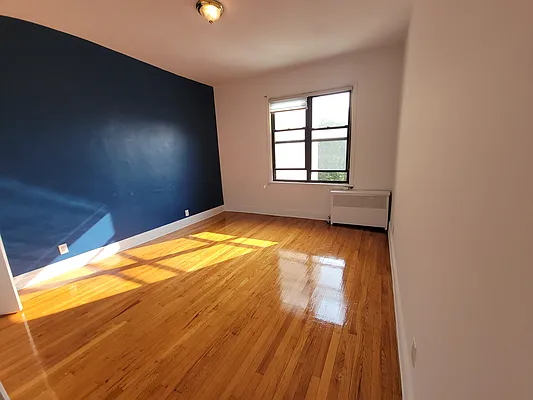 Rented by Downtown Mgt & Realty LLC | media 1