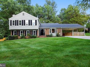 16819 Camberford St, Derwood, MD 20855