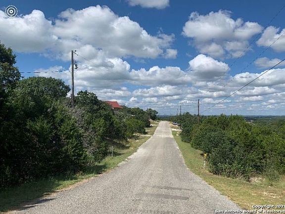 4th image of 1063 Royal Eagle Dr