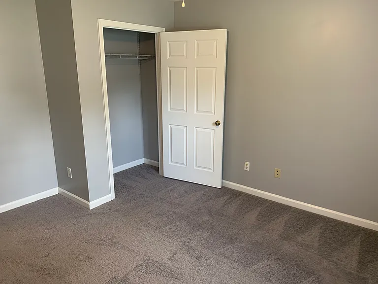 2827 Bobwhite Cir #B — Photo 7