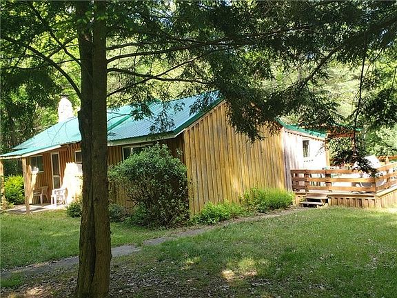 2nd image of 157 Acorn Ln