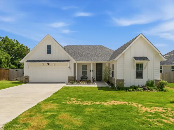 411 W Harwood Rd, Euless, TX 76039