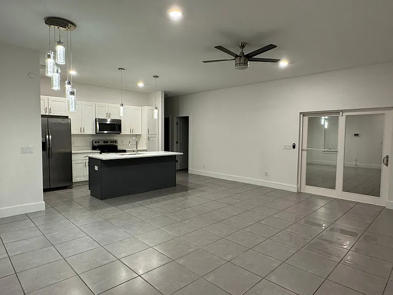 1245 James Ln — Photo 2