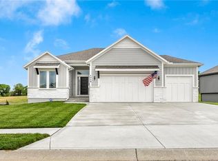 1713 SW Blackstone Pl, Lees Summit, MO 64082