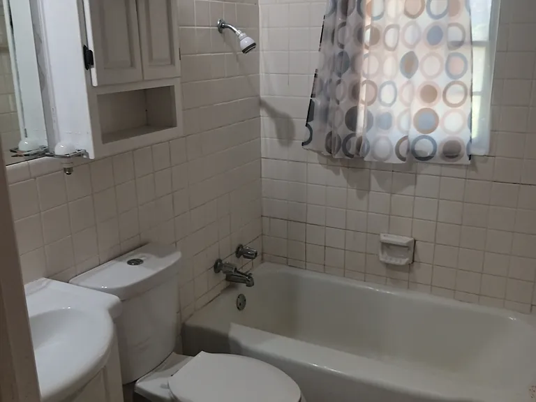 611 NW Columbia Ave #B — Photo 10