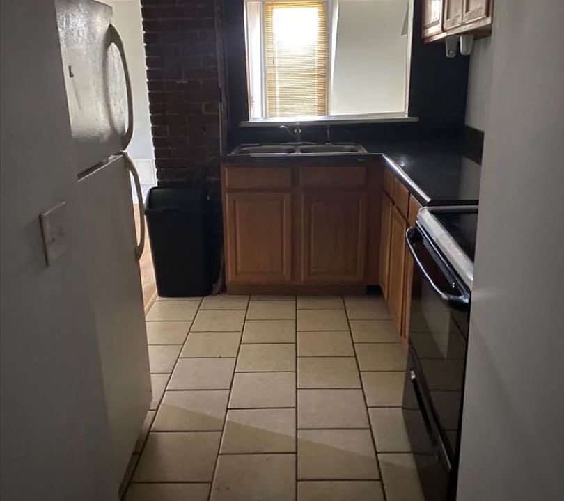 1st image of 125 W Penning Ave #B