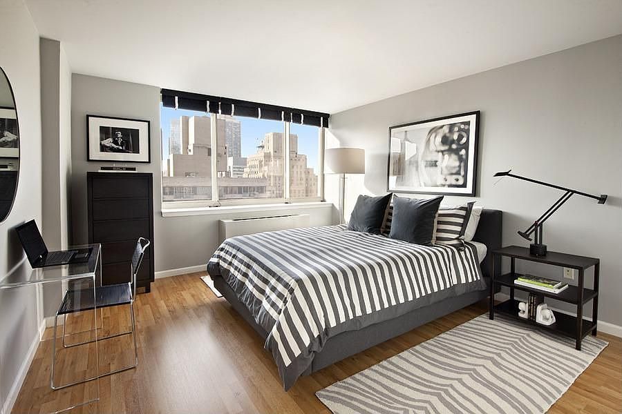 2nd image of 64 W 38th St