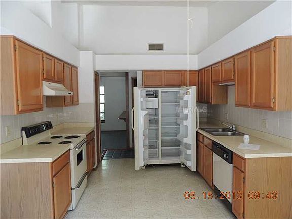 3rd image of 7592 Southwick St