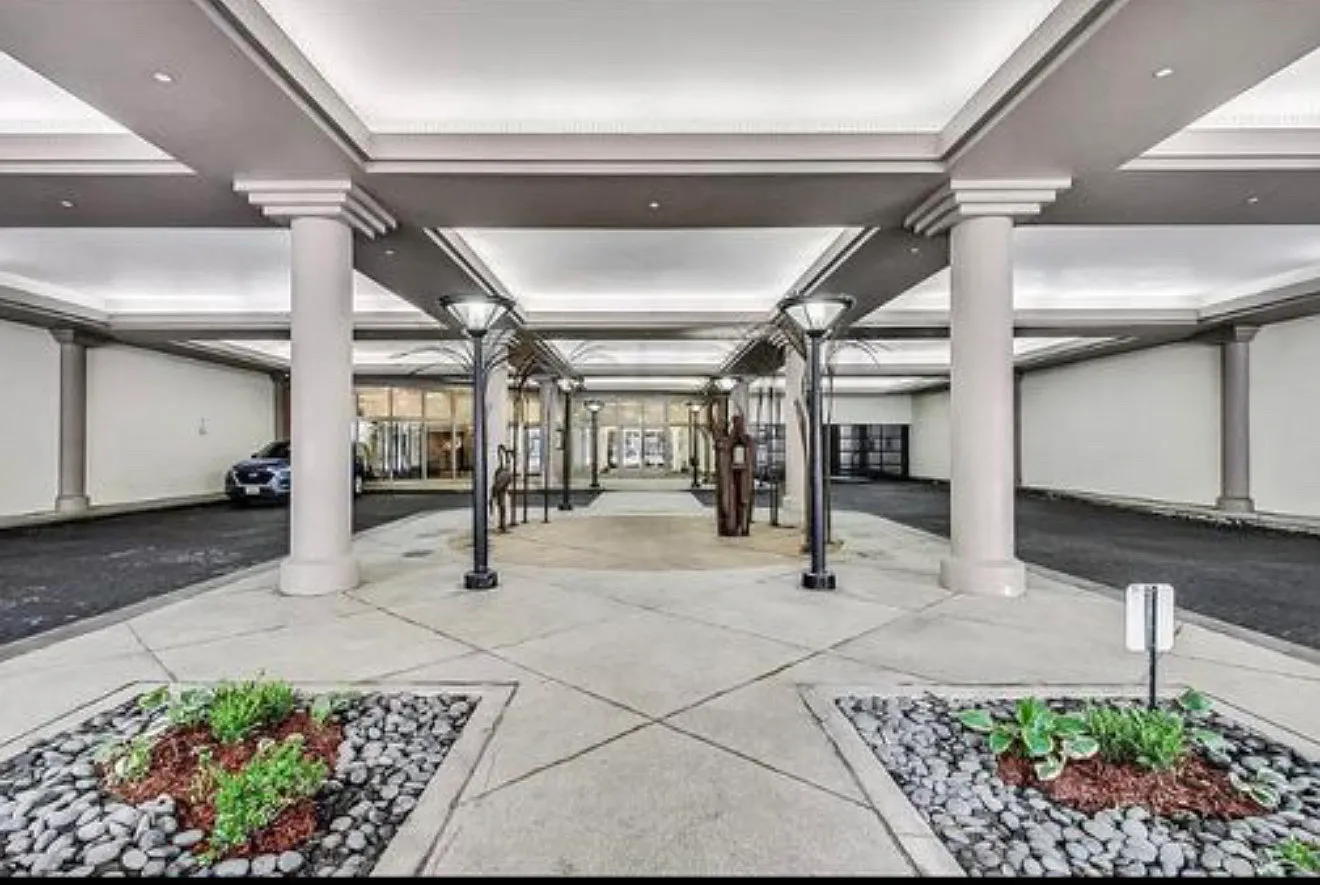1 bed, 700 sqft, $2,300 — Photo 3