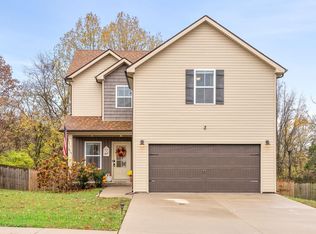 1815 Rains Rd, Clarksville, TN 37042