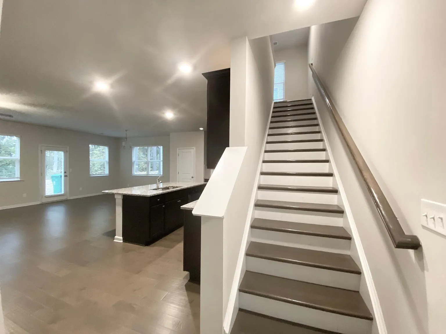 4442 Richmond Ct — Photo 3