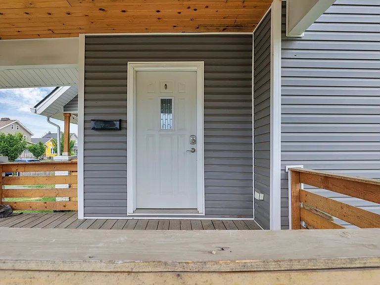 1118 E 15th Ave — Photo 7
