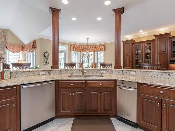 4th image of 51231 Shamrock Hills Dr
