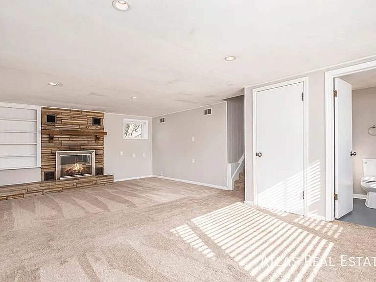 4412 W 77th Pl — Photo 7