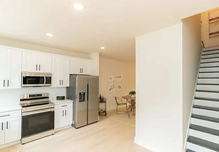745 N Market St — Photo 3