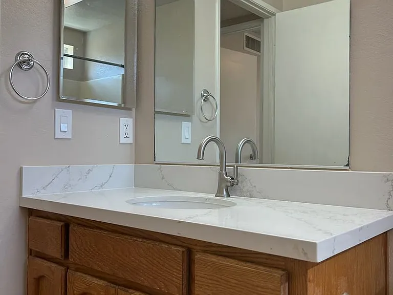 1012 W Alene Ave #B — Photo 12