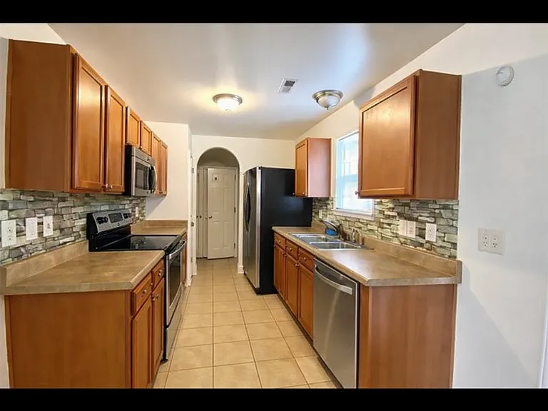 7535 Fowler Springs Ln — Photo 3