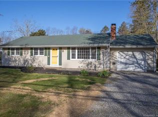 99 Maple Ave, Old Saybrook, CT 06475