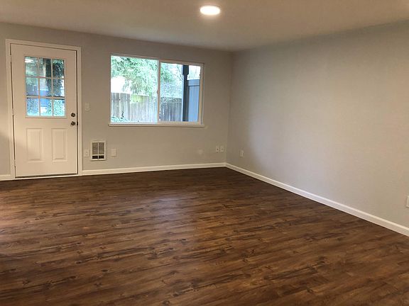 4th image of 12113 114th Avenue Ct E APT 2