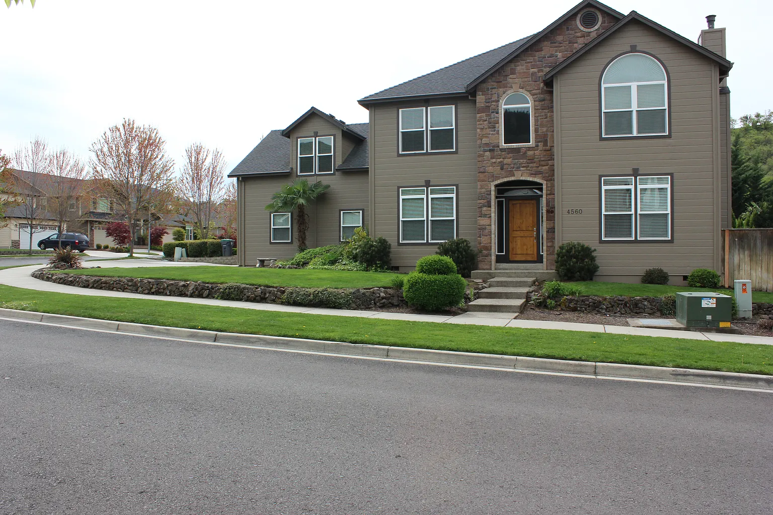 4560 Wolf Run Dr photo 1