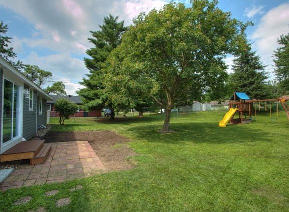 2nd image of 873 Cortland Dr