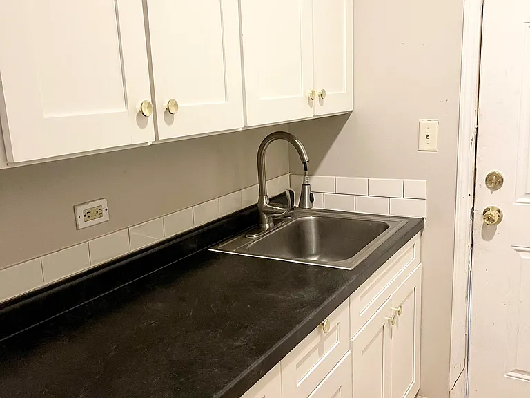 1162 N Harding Ave #2 — Photo 5