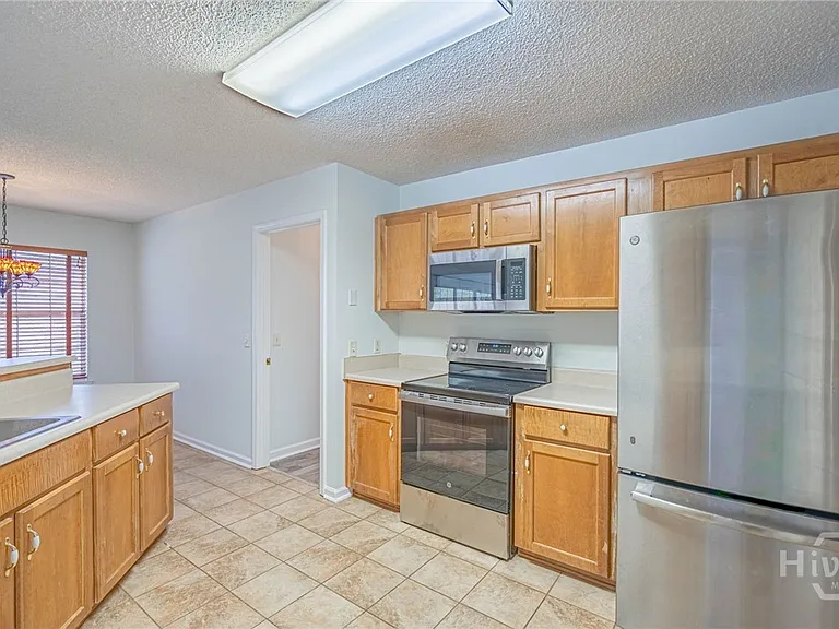 114 Laurens Ln — Photo 16