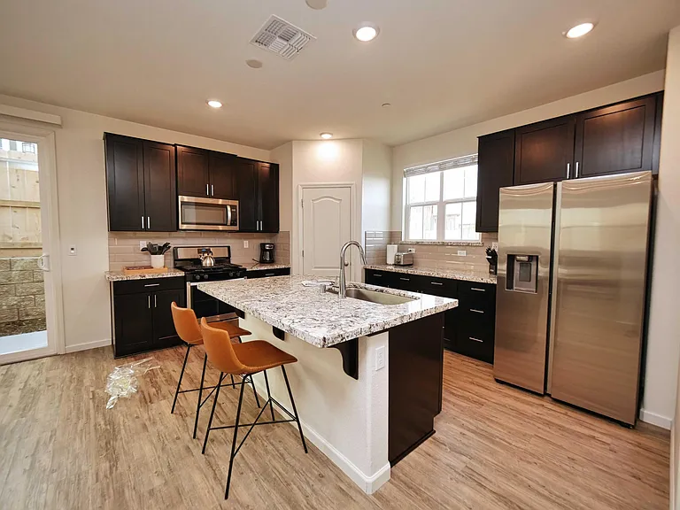 3200 Sunny Gate Ln — Photo 9