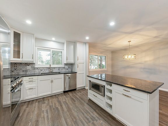 5th image of 820 N Glenn Dr